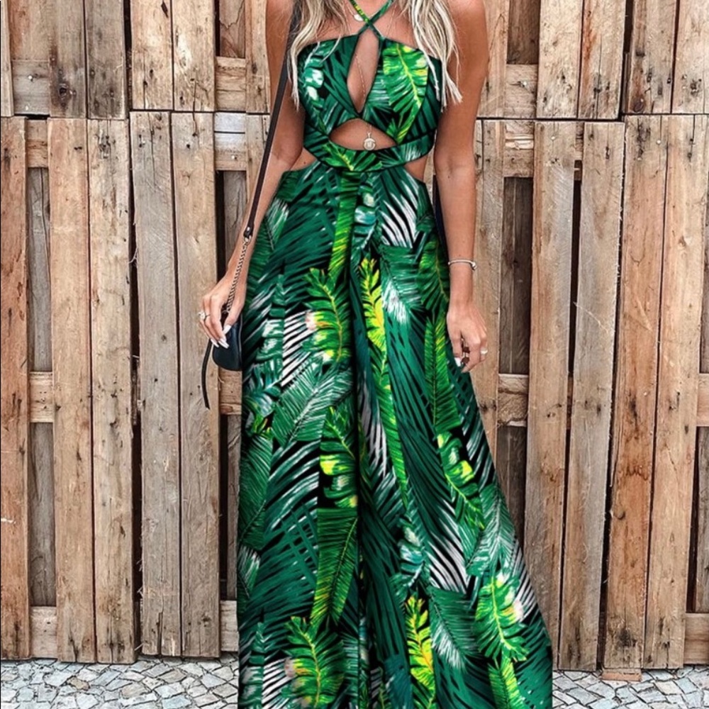 Palm leaf halter, wide leg jumpsuit. - Picture 3 of 5